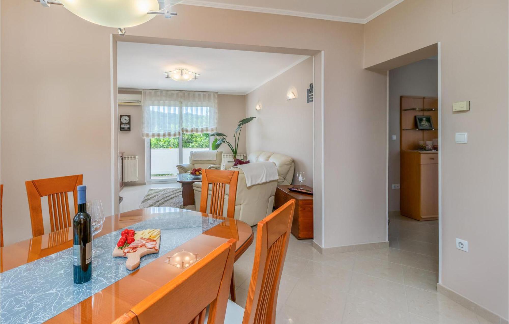 1 Bedroom Awesome Apartment In Кампор Экстерьер фото